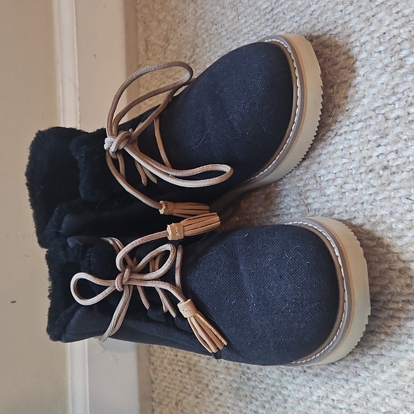 Women's SANUK Black Ankle Boots - Picture 2 of 5